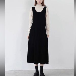 Velvet Black Dress With Bow